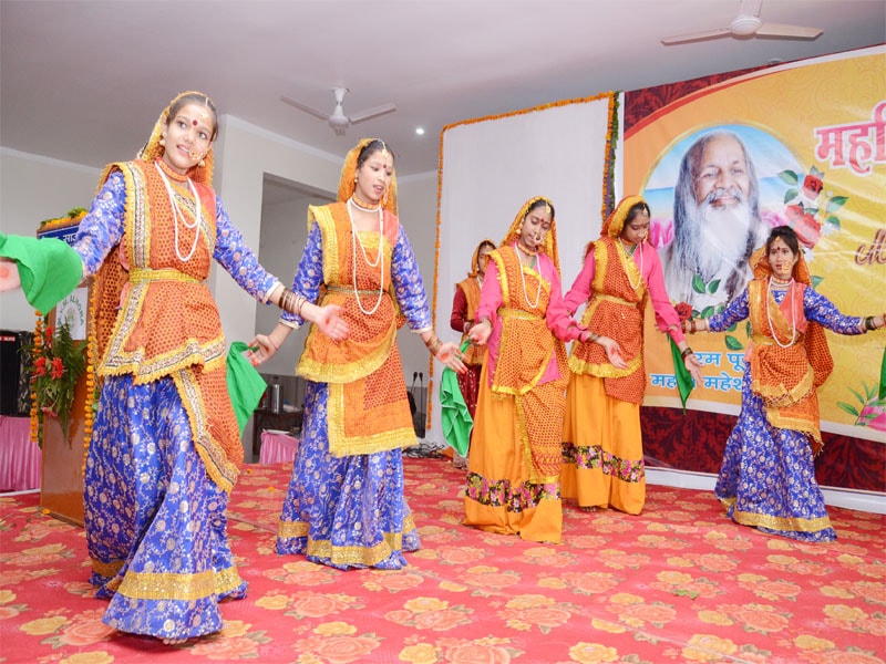 cultural programmes were performed by students mvm almora