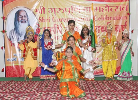 mvm bareilly students have performed cultural programme