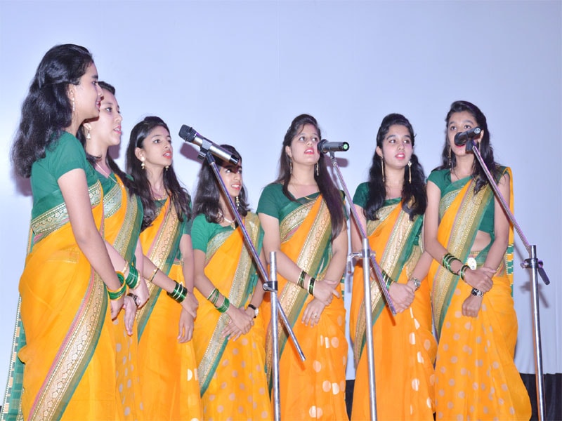 mvm bilaspur performed devotional song