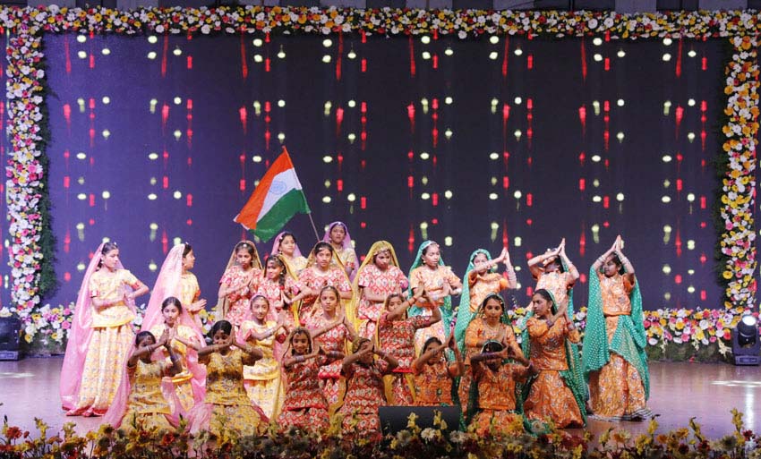 maharishi vidya mandir school hyderabad gave historic performance of group dance