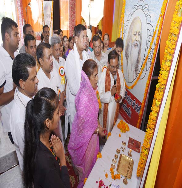 mvm kurukshektra guests have joined shri guru parampara pujan