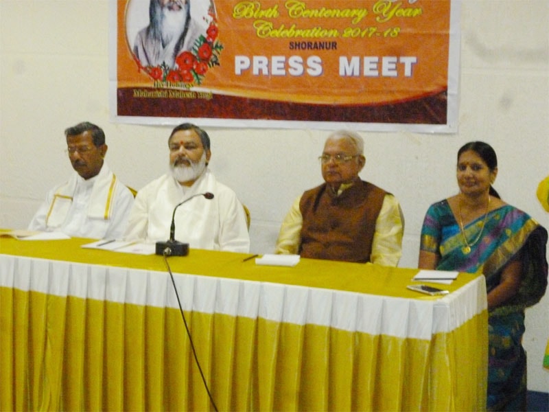 a press conference was organized a day before maharishi birth centenary celebration
