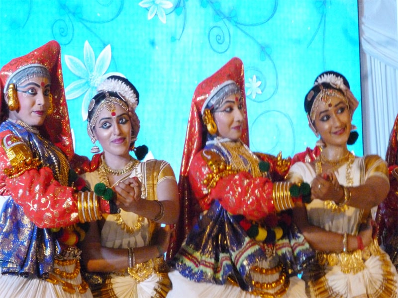 traditional dances was performed by students of maharishi vidya mandir shoranur