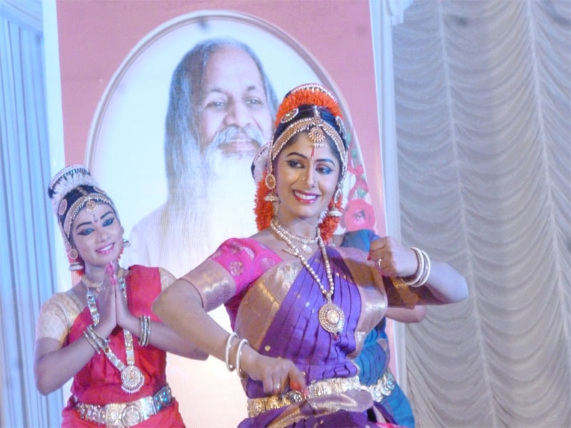 traditional dances was performed by students of mvm shoranur