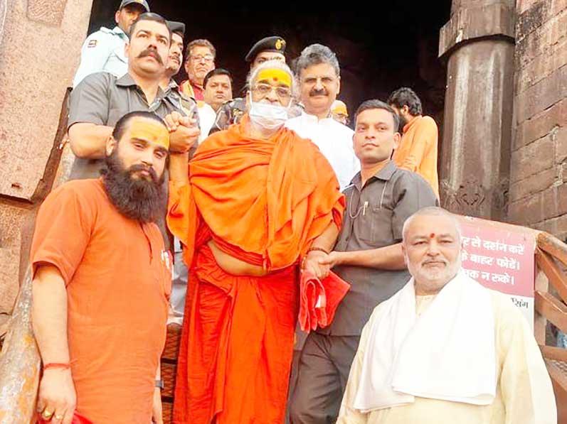 Brahmachari Girish Ji visited Bhojpur Shiv temple today with Shankaracharya Ji Maharaj.