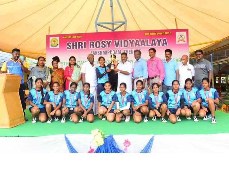 MSE Chennai: Students of Maharishi School of Excellence secured 3rd position in CBSE CLUSTER VI - GIRLS KABADDI TOURNAMENT held at  Theni. 
Winner students of the MSE Chennai received prizes from the Ex - Chief Minister, Thiru: O.Paneer Selvam.