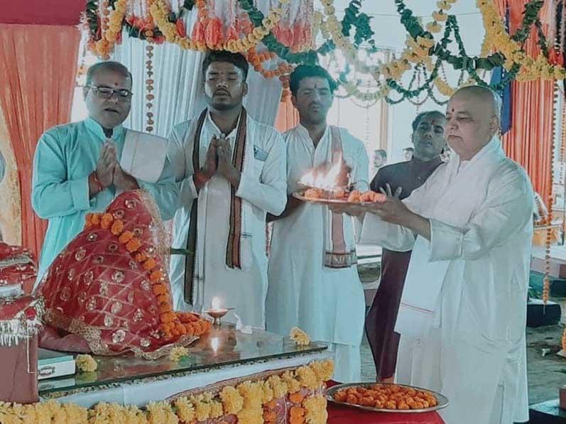 The 9-day Navratri festival started from 15.10.2023 at Shri Gurudev Brahmanand Saraswati Ashram, Maharishi Ved Vigyan Vidyapeeth, Bhopal.