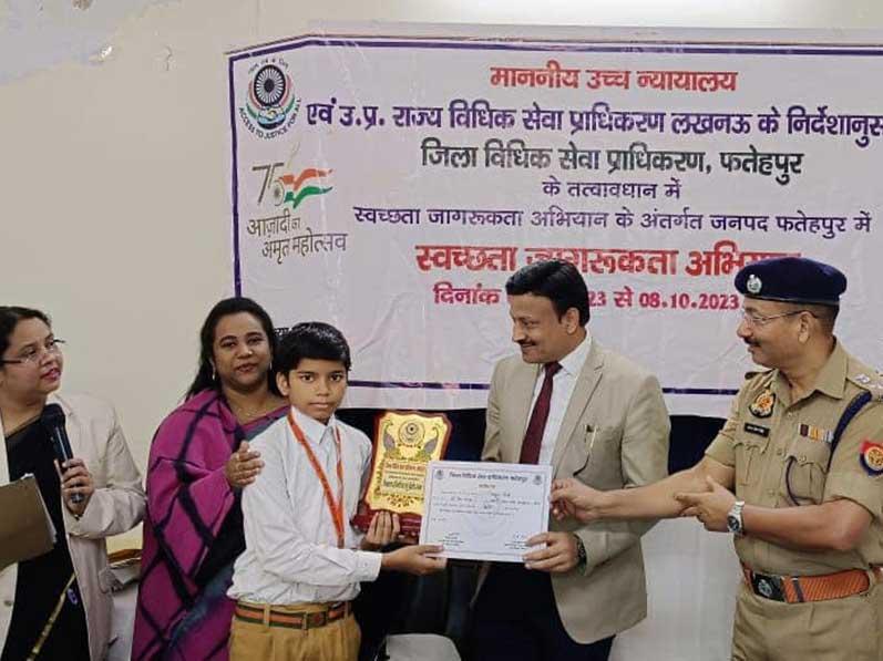 MVM Fatehpur: Krishna Tiwari of Class 12th won 1st rank in Essay  Competition & Mast. Anuj Lodhi Class scored 2nd rank in Painting. They received certificate and prize by District Judge, D.M. & S.P.