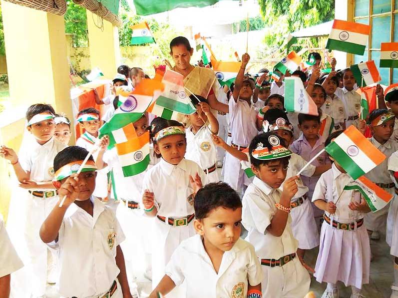 MVM Naini, ADA colony, Prayagraj: Independence Day was celebrated at Maharishi Vidya Mandir Naini, ADA colony, Prayagraj with great zeal and enthusiasm.